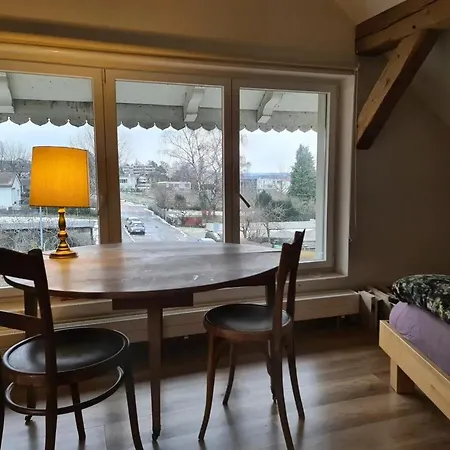 Charming House In With Private Garden Ferienhaus
