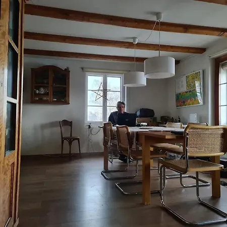 Charming House In With Private Garden Ferienhaus La Neuveville
