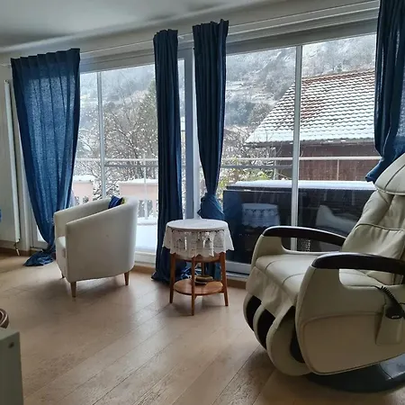 Charming House In With Private Garden Ferienhaus